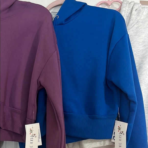 Cropped Hoodies Set - Picture 4 of 5